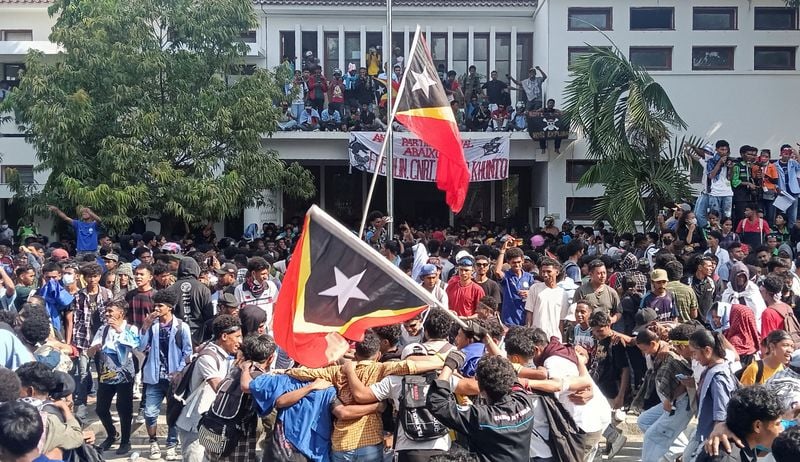 Image for East Timor lawmakers agree to scrap lawmaker pension allowances that sparked student protests