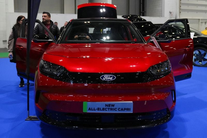 Image for UK Export Finance guarantees 1 billion pound loan to Ford UK