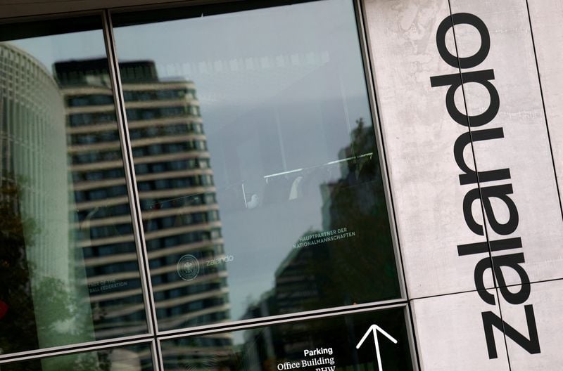 Image for Zalando expects annual profit above last year