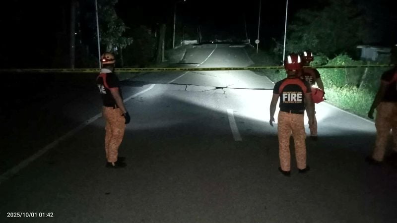 Image for Rescuers hunt for survivors after Philippines' deadliest quake in over a decade kills at least 69