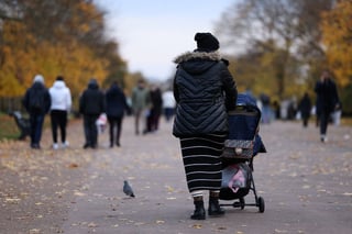 Image for UK's Kensington Gardens reopens after police find no hazardous material near London Israeli embassy