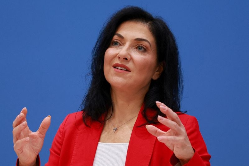 Image for Energy firms Uniper, Sefe draw investor interest, German economy minister says