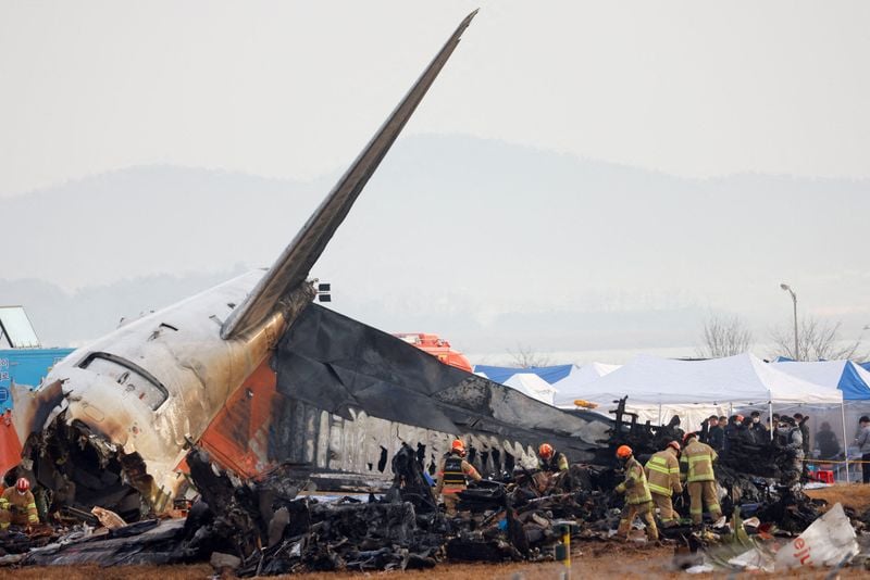 Image for Evidence shows Jeju Air pilots shut off less-damaged engine before crash, source says
