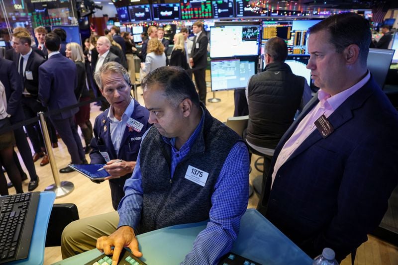 Image for Global equity funds snap three-week inflow streak