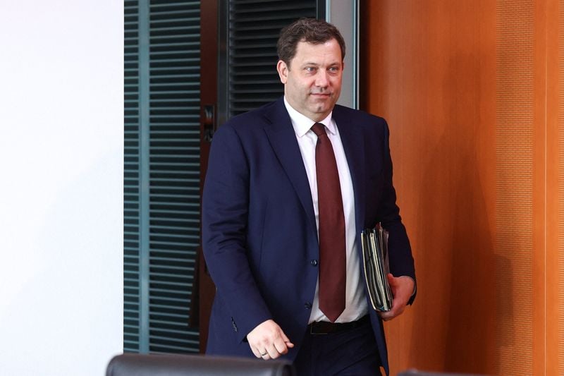 Image for German minister eyes windfall tax on oil firms to ease high energy costs