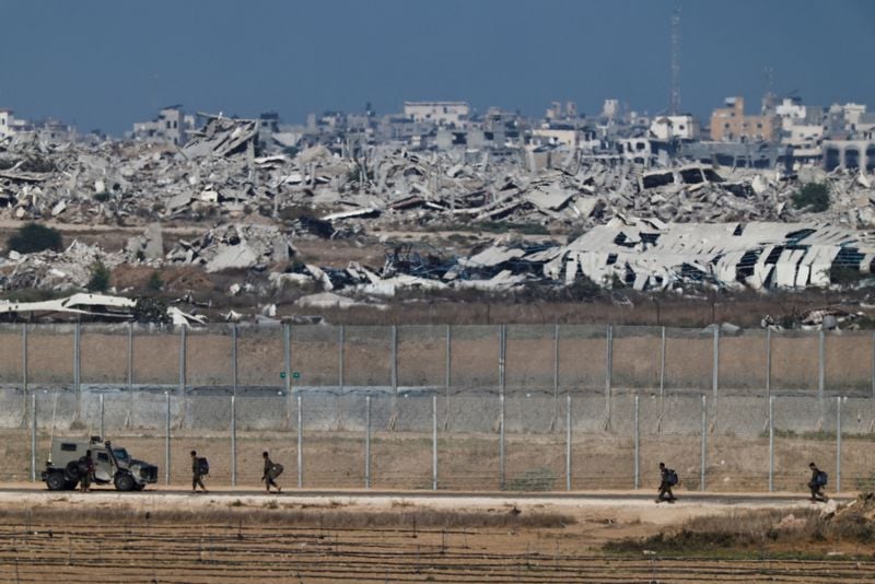 Image for Hamas under pressure as Trump issues deadline on Gaza peace plan