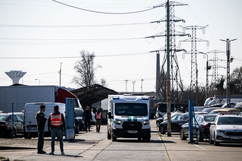 Image for Hungary returns seized Ukrainian bank vehicles, withholds cash and gold