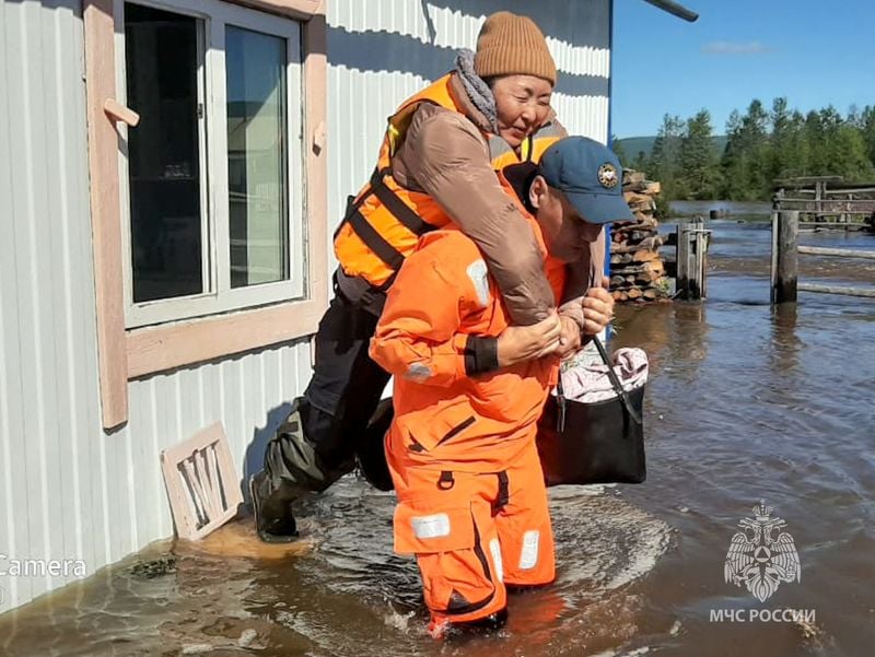 Image for Rescuers save families, farm animals and one pet hamster after Russian floods