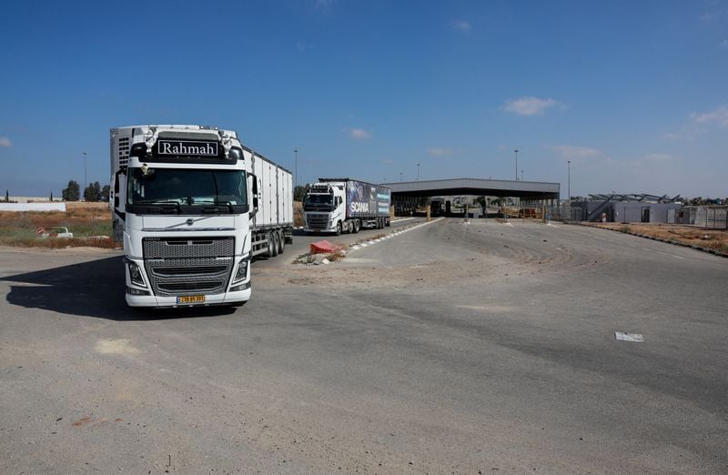 Image for Some flour reaches Gaza as blockade eases, aid groups call for more