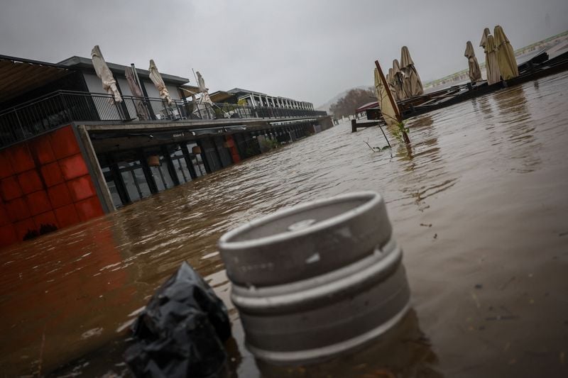 Image for Portugal floods take out major highway, force evacuation of 3,000 residents