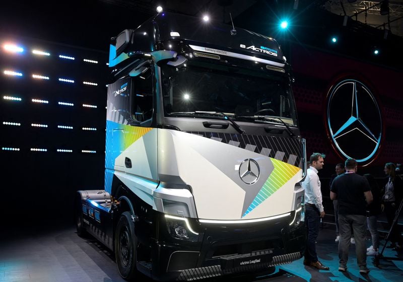 Image for Daimler Truck Q1 unit sales decline on weak North America demand