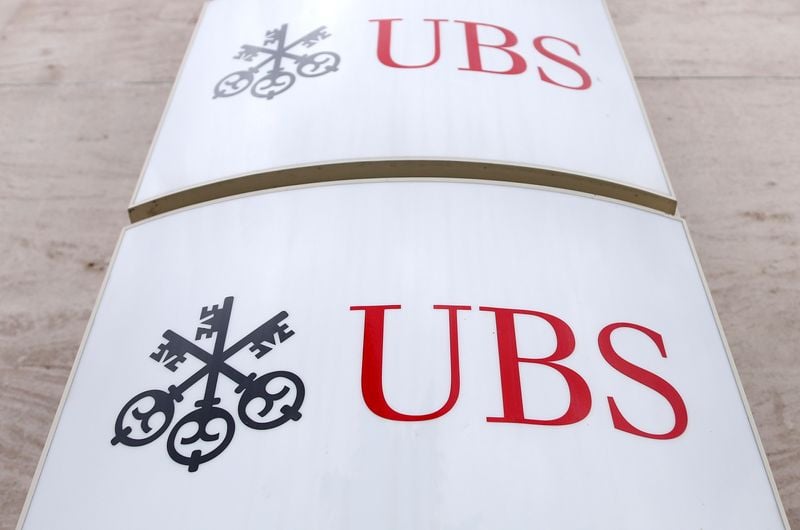 Image for UBS reaffirms Swiss base after report of talks on possible U.S. move