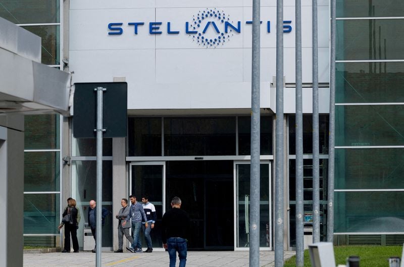 Image for Stellantis seeking more time to meet EU's CO2 targets on utility vehicles