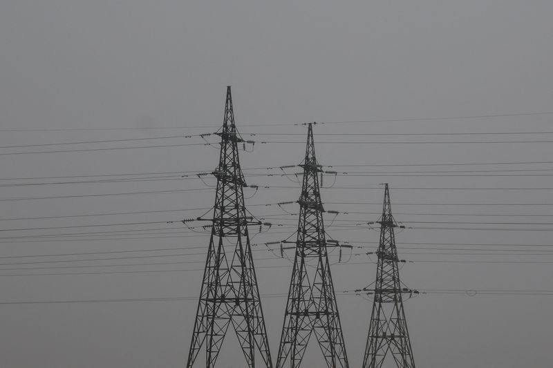 Ukraine says electricity imports continue despite Slovakia stopping emergency supplies