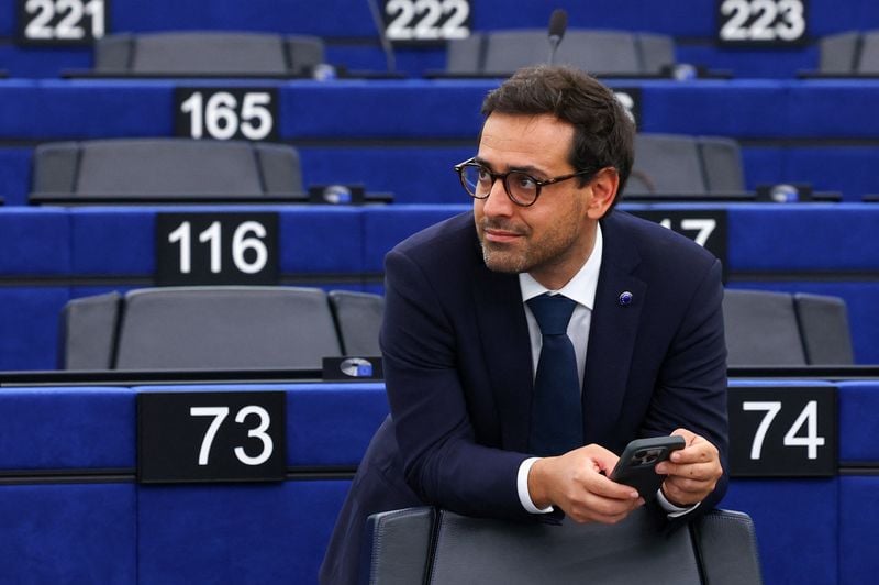 Image for EU must protect car industry from Chinese rivals, commissioner says