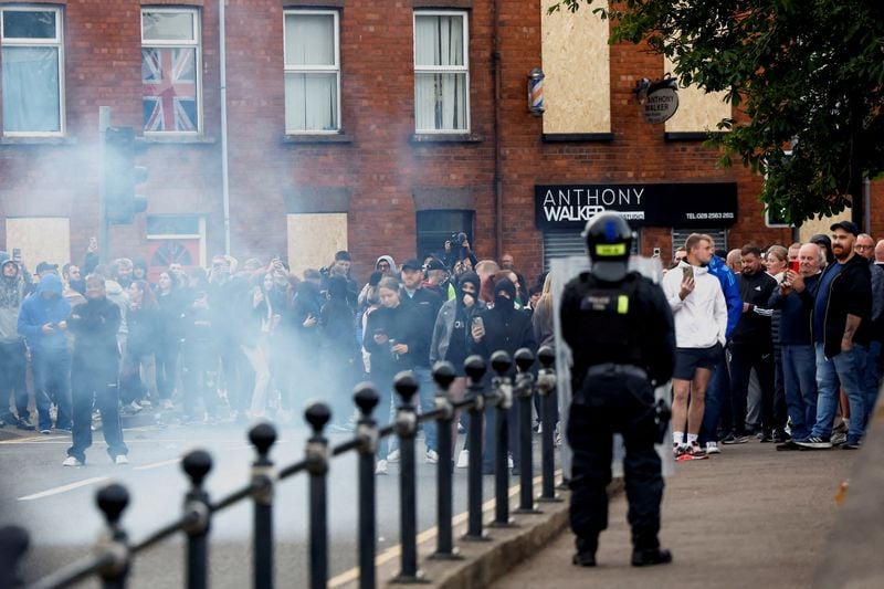 Image for Northern Ireland leisure centre hosting immigrants attacked on third night of violence