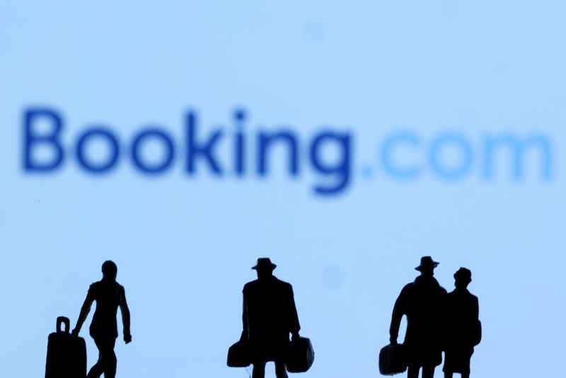 Image for Ryanair and Booking.com reach tickets deal after long legal dispute