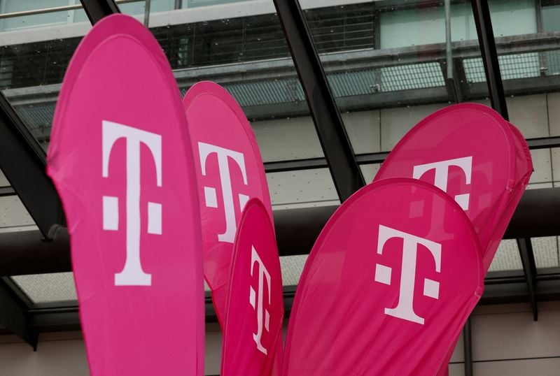 Image for Deutsche Telekom beats core profit forecasts, eyes EU data centres funds