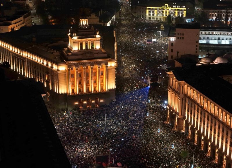Image for Thousands rally again in Bulgaria to demand government's resignation