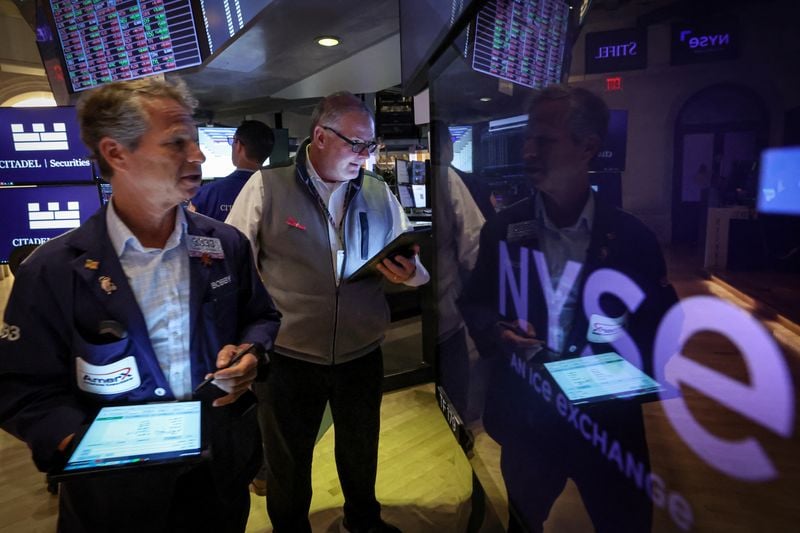 Image for US appeals court reinstates Trump tariffs, sowing market confusion