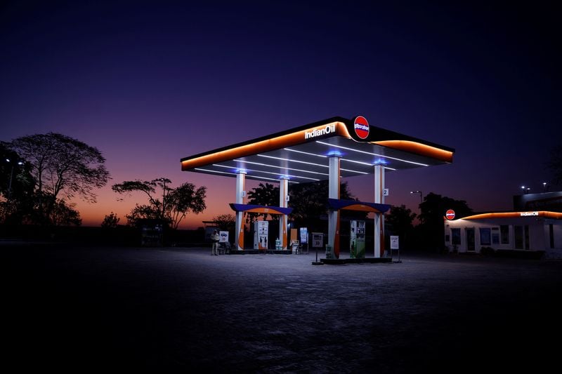 Image for Indian state refiners pause Russian oil purchases, sources say