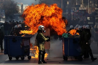 Image for Greeks rally to mark anniversary of deadly 2023 train crash ahead of trial