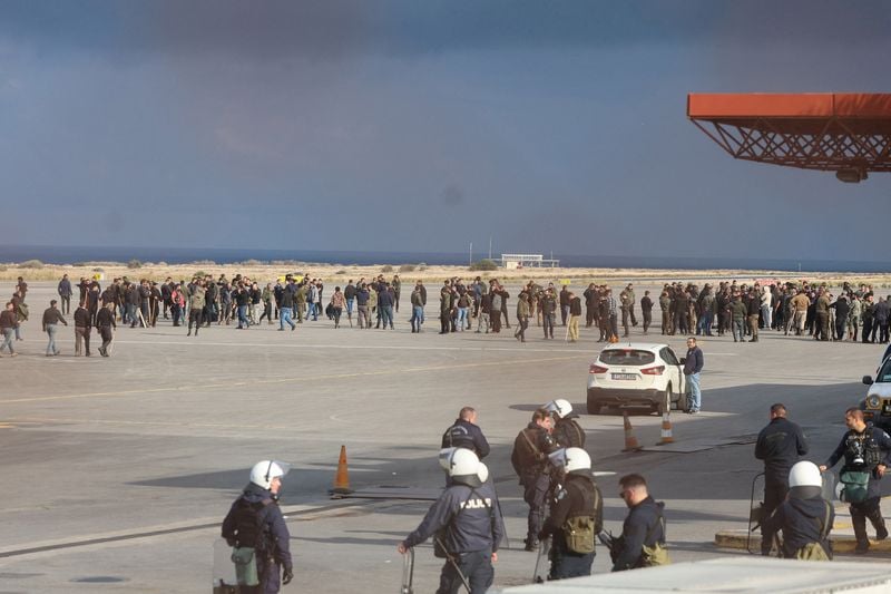 Image for Greek farmers continue nationwide blockades to protest delayed funding