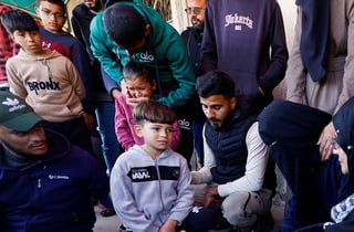 Image for Israeli fire kills three in Gaza following new ceasefire talks