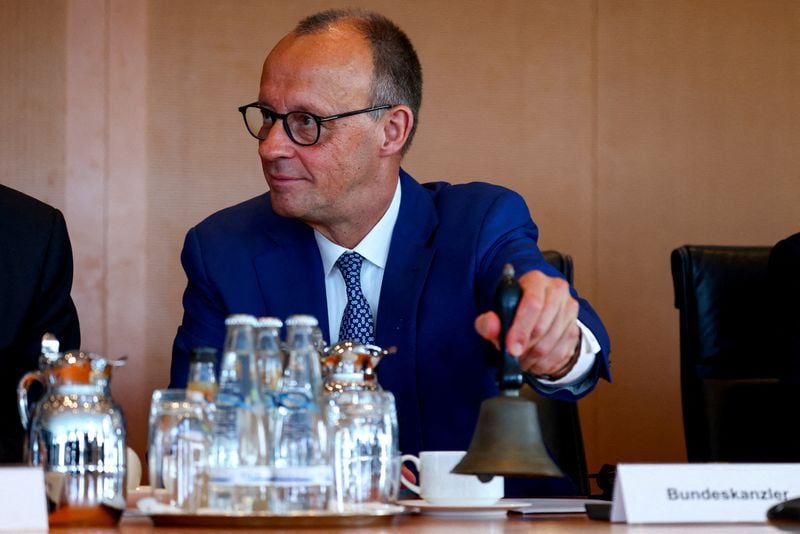 Image for Large majority of Germans want tighter controls on arms exports to Israel