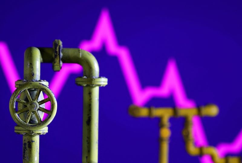 Image for Oil settles 1.6% lower after Gaza ceasefire