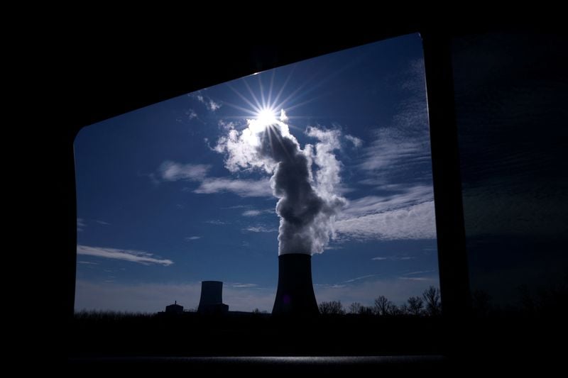 Image for EDF seeks clients outside France for long-term nuclear power contracts