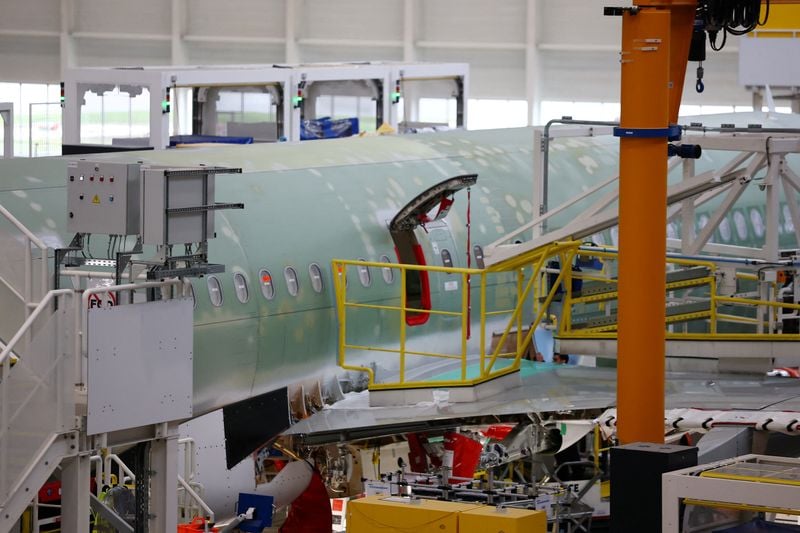 Image for Airbus needs 235 deliveries to reach year-end goal, sources say