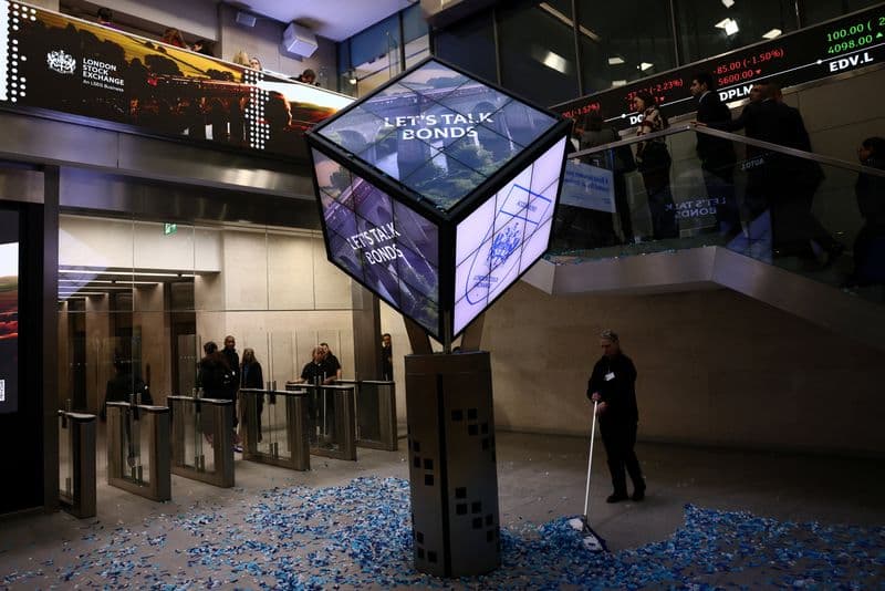 London Stocks Rise on Hopes of US-Iran Peace Talks