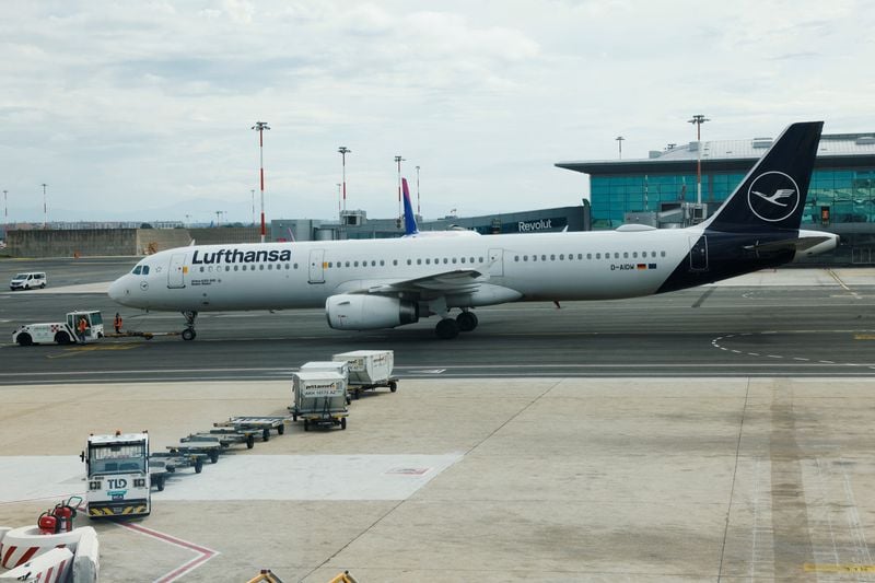 Image for Lufthansa looks to shed reputation as Europe's airline laggard