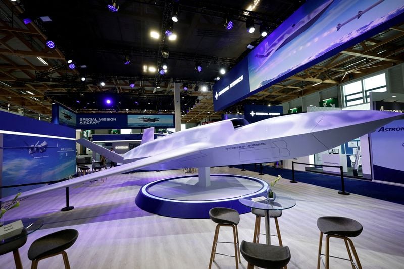 Image for Drone makers battle for air dominance with 'wingman' aircraft