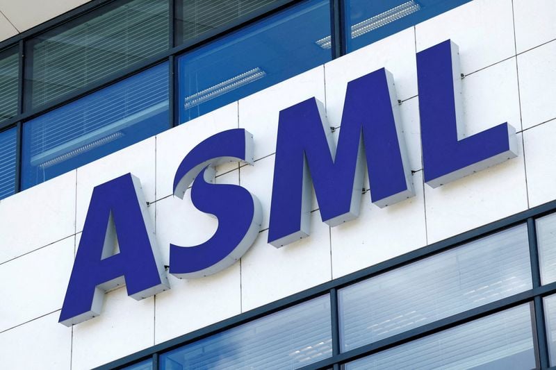 Image for ASML shares fall on US Congress plan to further restrict China exports