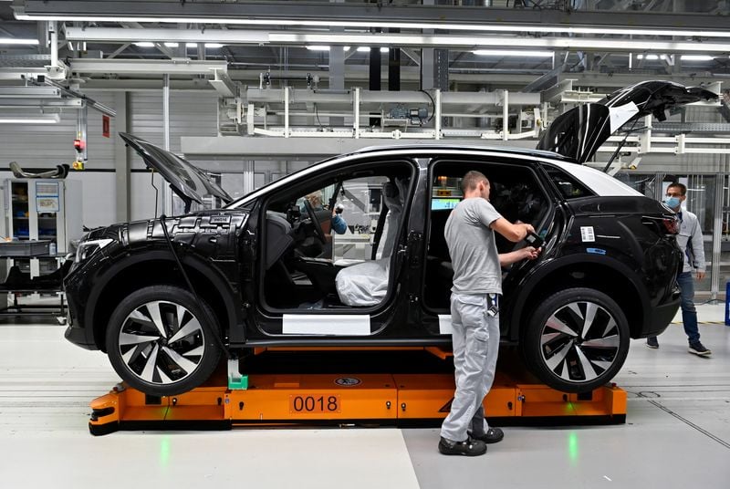 Image for Volkswagen faces Q1 charge after halting EV production in Tennessee, analysts say