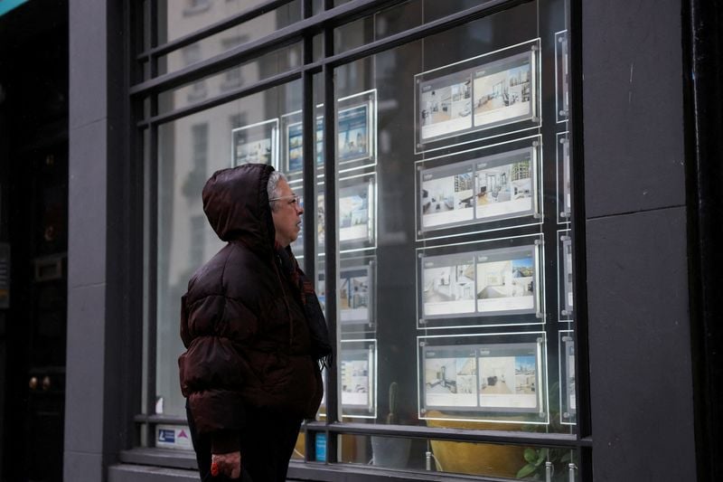 Image for British home prices to rise 3.5% this year; government to miss 5-year building target: Reuters poll