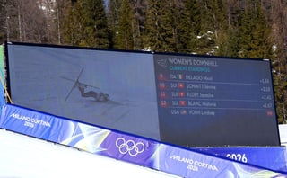Image for Olympics-Alpine skiing-Vonn crashes out of women's downhill
