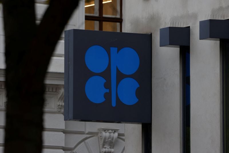 Image for OPEC sticks to oil demand forecasts, says economy doing well