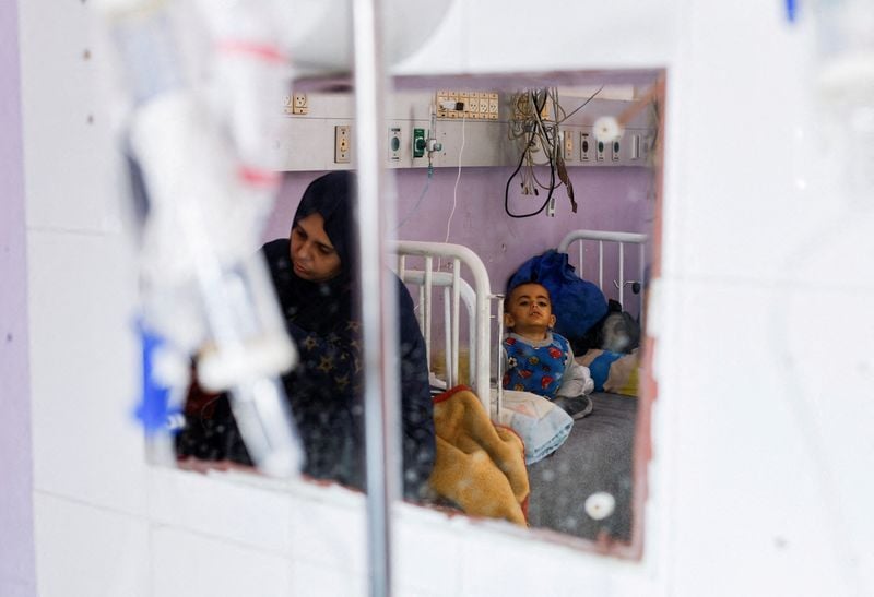 Image for Medical stocks 'critically low' in Gaza, WHO says