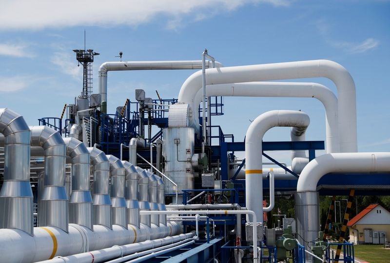 Hungary considers cutting power, gas exports to Ukraine in Russian oil row