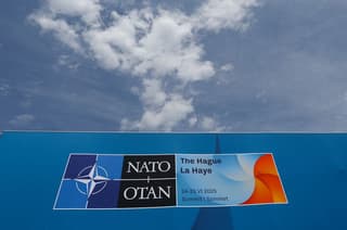 Image for Pentagon email floats suspending Spain from NATO, other steps over Iran rift, source says