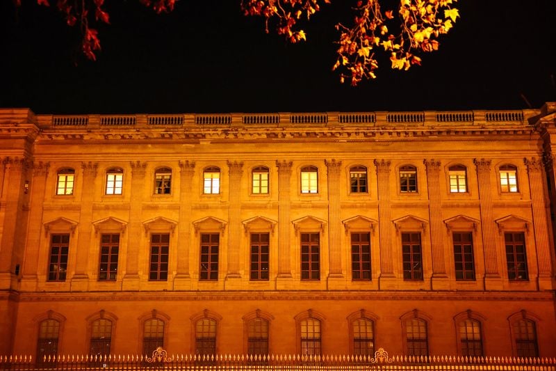 Image for France's Louvre Museum closes gallery due to structural weakness