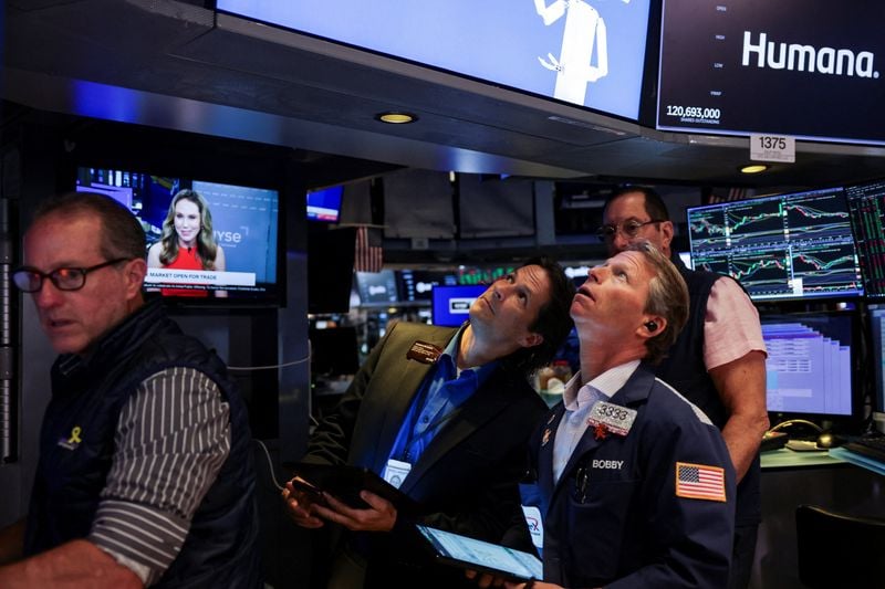 Image for Wall Street traders will get fatter bonuses after riding volatile markets, consultancy says