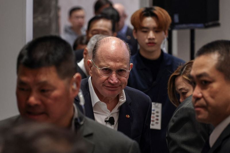 Image for AIA Group names former HSBC Chairman Mark Tucker to succeed Edmund Tse