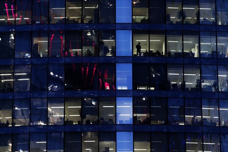 Image for Russia courts foreign workers with new online scheme as labour shortages bite