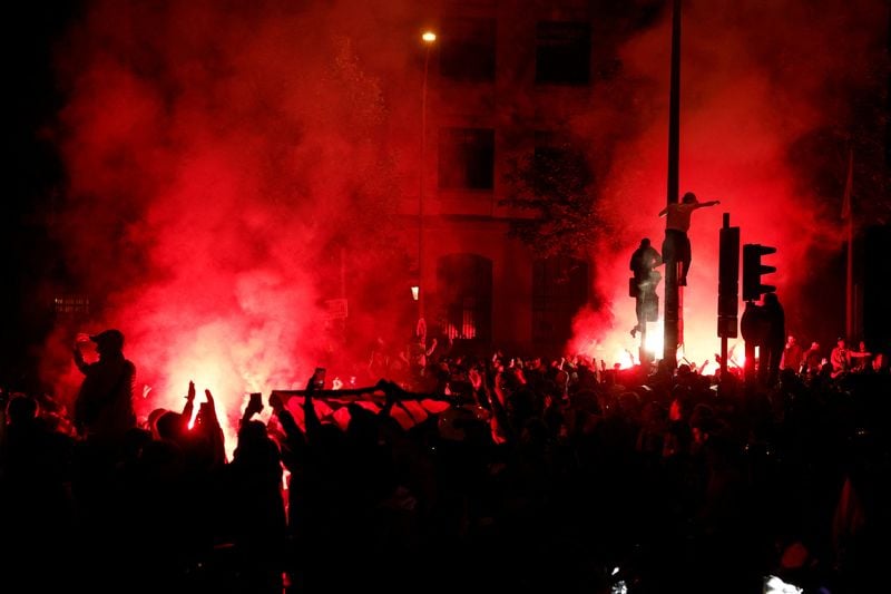Image for Soccer-PSG victory over Arsenal triggers night of disorder in Paris