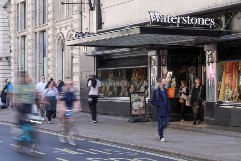 Image for Elliott gears up for Barnes & Noble and Waterstones listing, FT reports