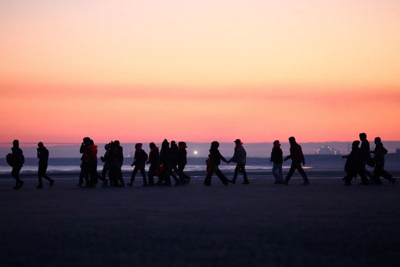 Image for UK plans tougher residency rules based on English skills, civic conduct